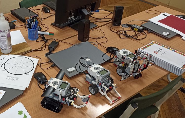 Diákjaink bejutottak a Mechwart LEGO Robot Kupa döntőjébe