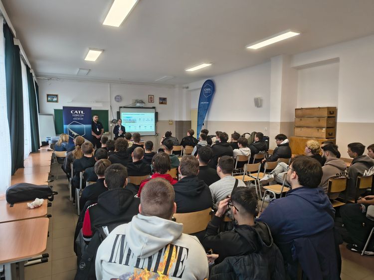 Szakmai előadást tartott diákjainknak a CATL Debrecen
