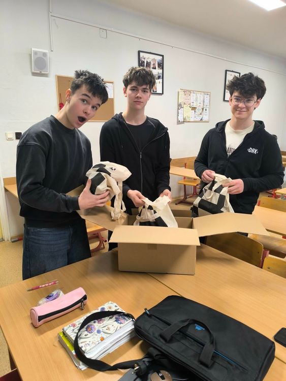 Iskolánk tanulói ajándékban részesültek