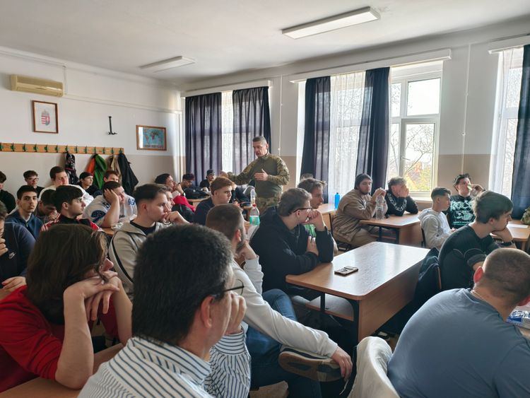 Karrierhetünkön a Magyar Honvédség is tartott tájékoztatót