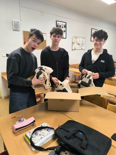 Iskolánk tanulói ajándékban részesültek